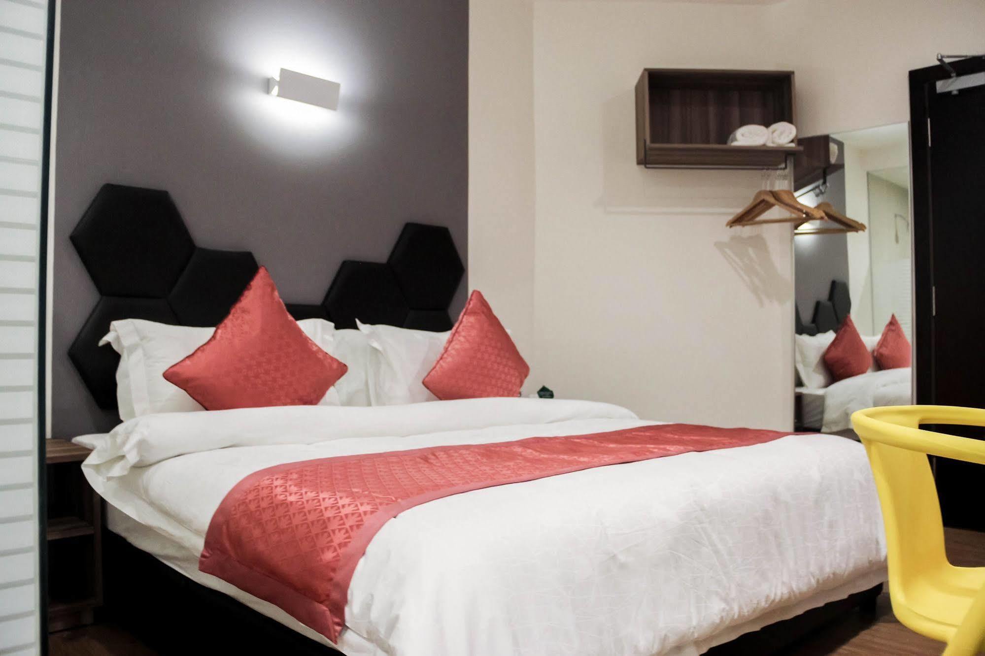 Memoire Hornbill Hotel Kuching Exterior foto
